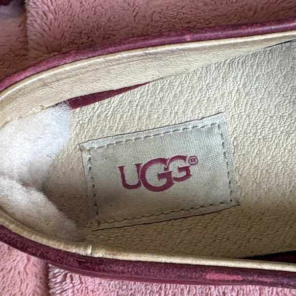 UGG Women's Maroon Moccasins with Woven Detail - Picture 4 of 5